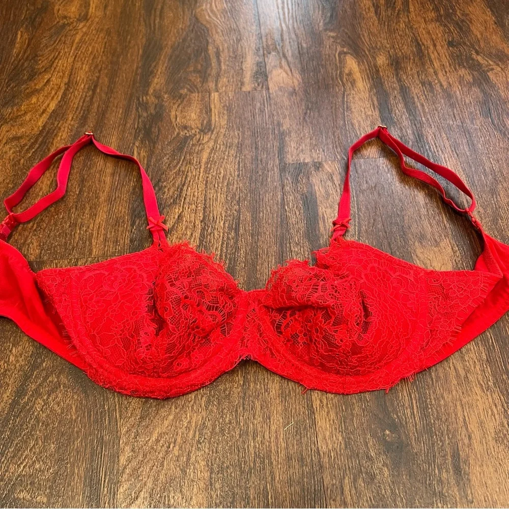 VS Red Lace Push Up Bra 36D - Picture 5 of 7
